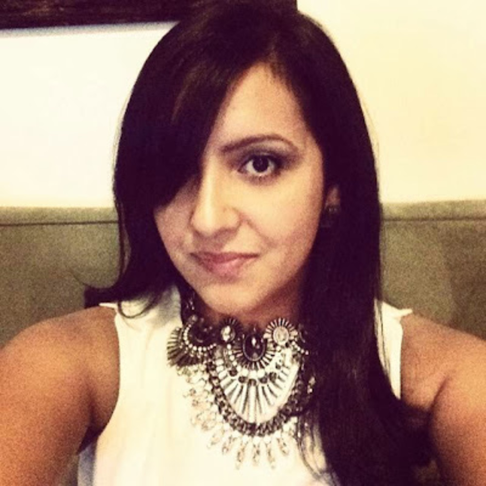 Meet your Posher, Yadilsa